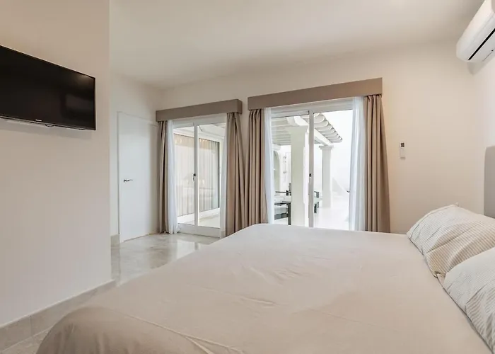 Villa Exclusive In Bahiazul With Heated Pool