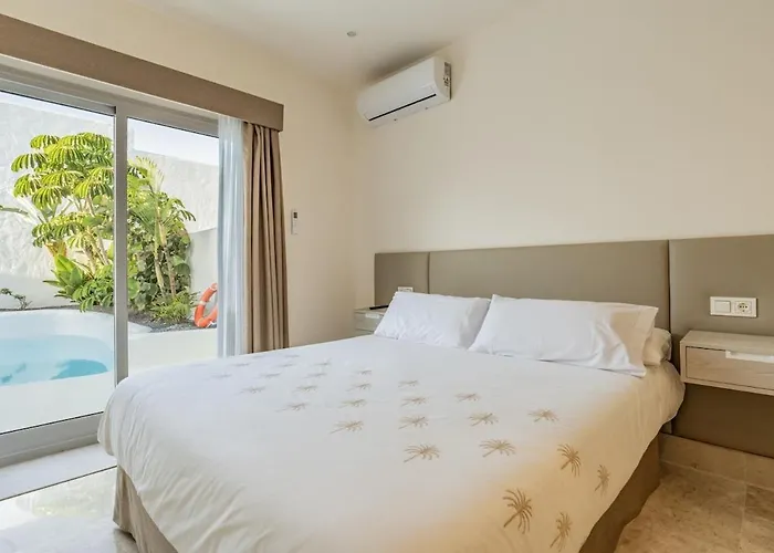 Villa Exclusive In Bahiazul With Heated Pool